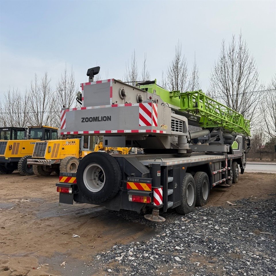 Small Mobile Crane factory